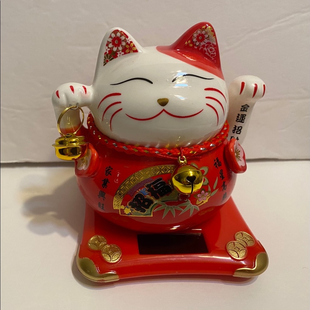 Solar Powered  Porcelain Maneki Neko Lucky cat-Red